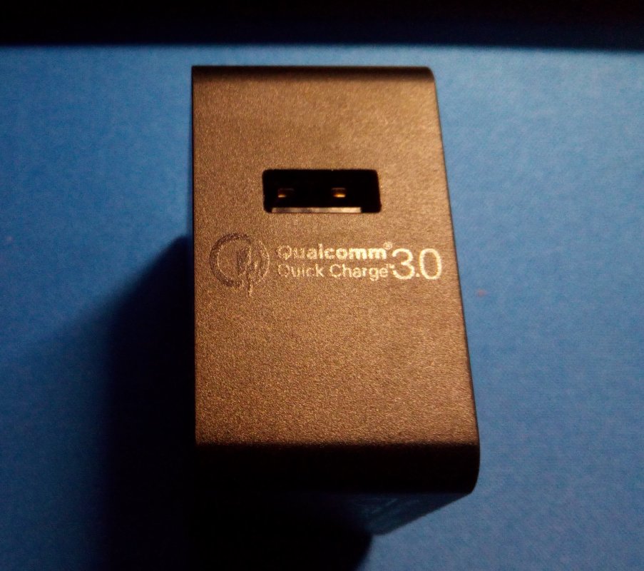 GearBest: Обзор сетевого зарядного устройства CHUWI A 100 QC 3.0