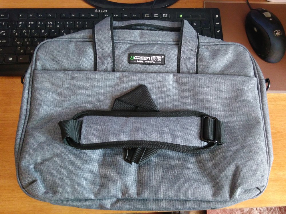 ugreen-polyester-13-15-inch-computer-bag-review-04